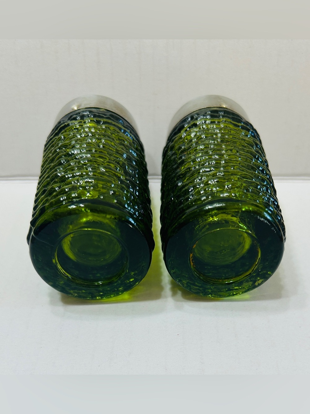 Vintage Anchor Hocking salt & pepper shakers in avocado green. - Picture 3 of 5